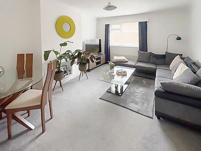 2 Elm Place Lounge 1.jpg