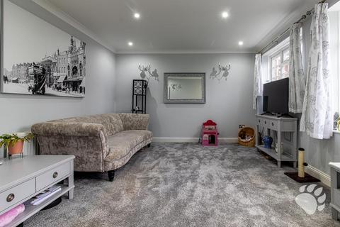 3 bedroom detached house for sale, Castledon Road, Wickford SS12