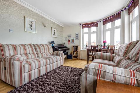 undefined, Brighton Road, Surbiton