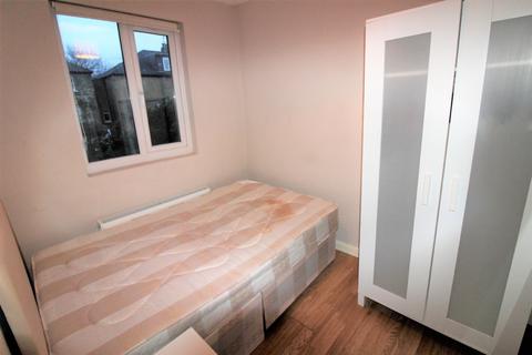 1 bedroom in a house share to rent, Finsbury Park, London N4