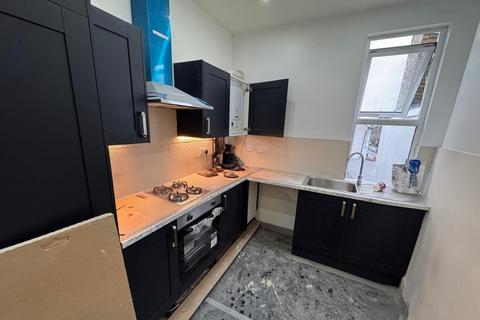 undefined, Croydon CR0