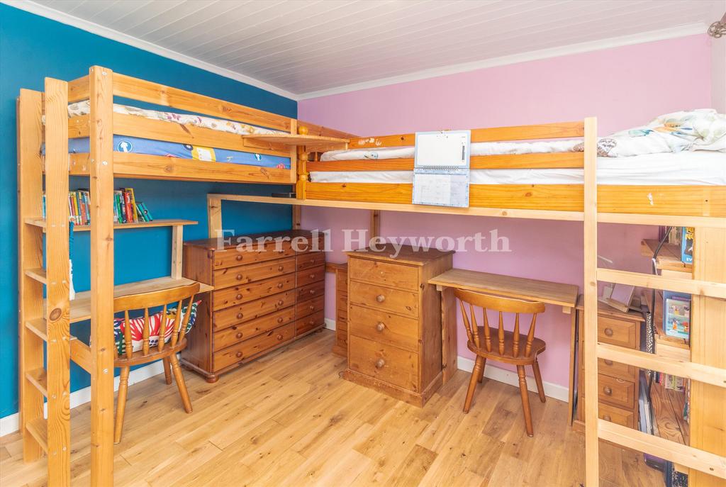 Bedroom 4 image 2