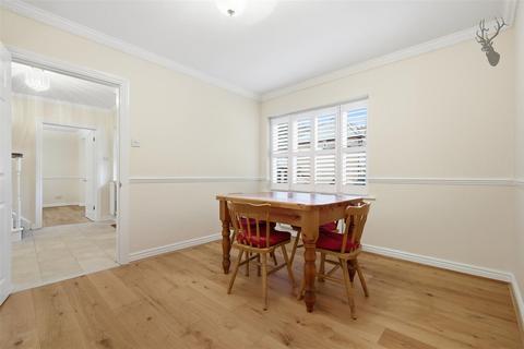 undefined, Whitehall Lane, Buckhurst Hill IG9