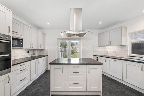 undefined, Myrtle Grove, New Malden