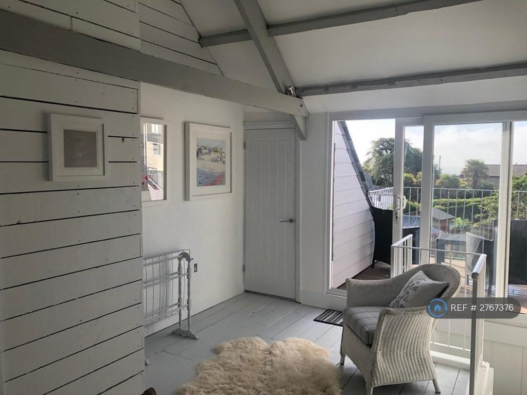Master Bedroom With En-Suite