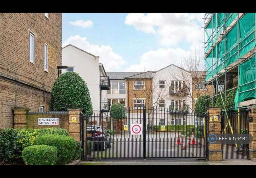 Gates At Hetley Rd