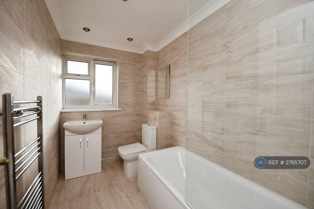 Bath/Shower Room