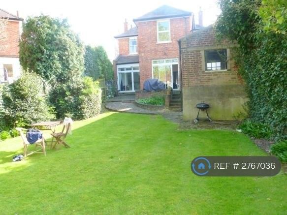 Shared Use Of 90ft Garden With One Other Flat