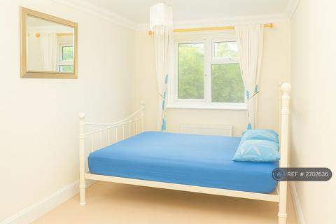 1 bedroom in a house share to rent, Penrose Gardens, Ash Vale, Surrey, GU12