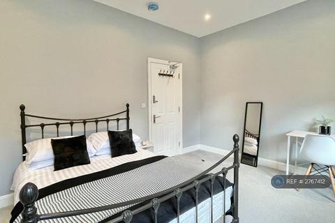 undefined, Clevedon Road, Kingston Upon Thames, KT1