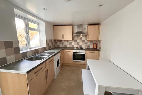 4 bedroom terraced house to rent, Newmarket Road, Brighton, BN2 3QG