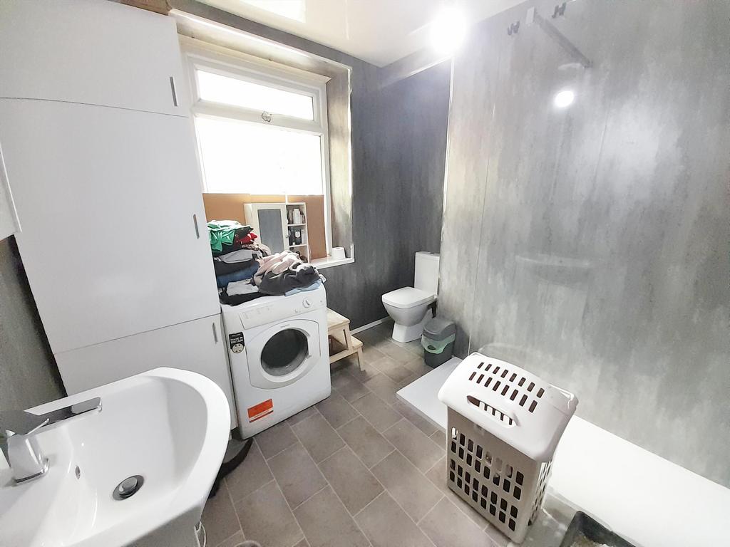 Graham Street Shower