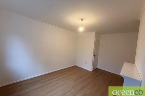 3 bedroom detached house to rent, Merlin Drive, Salford M27