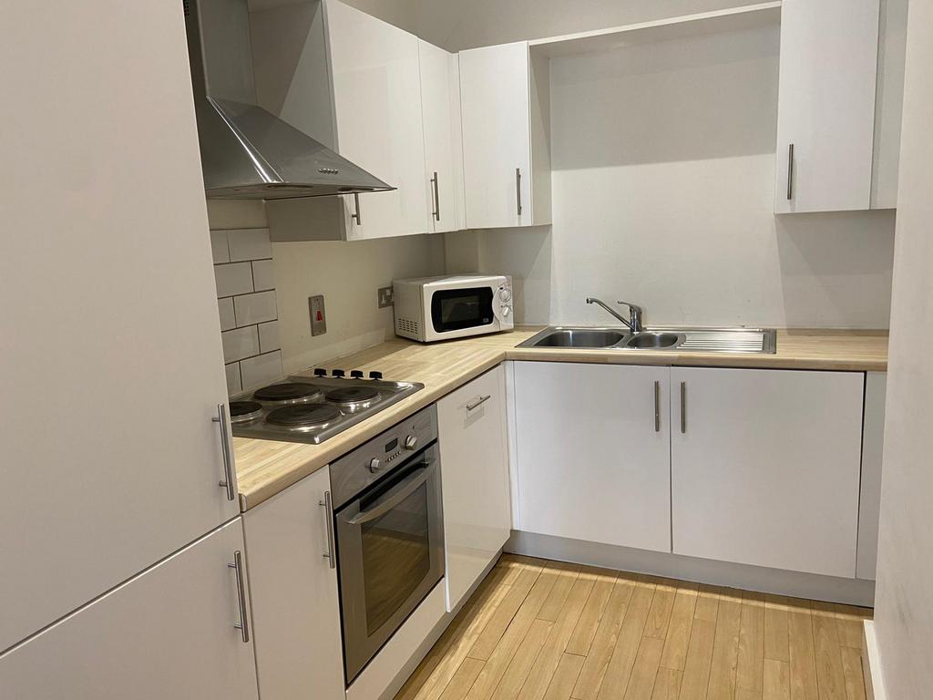 Studio to rent Castle Street, Swansea SA1