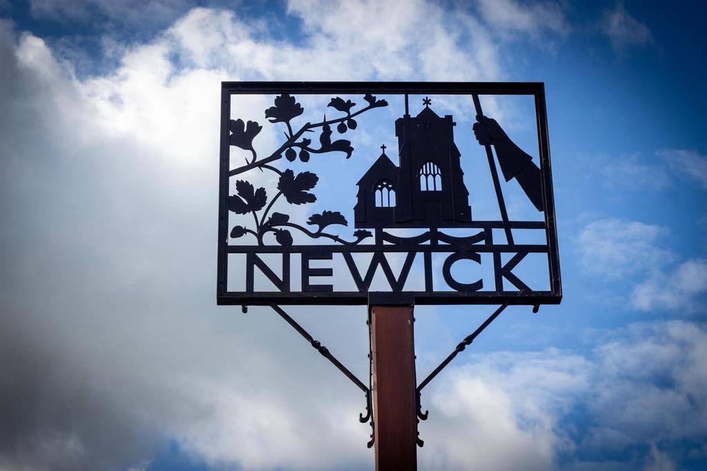 Newick village sign.jpg