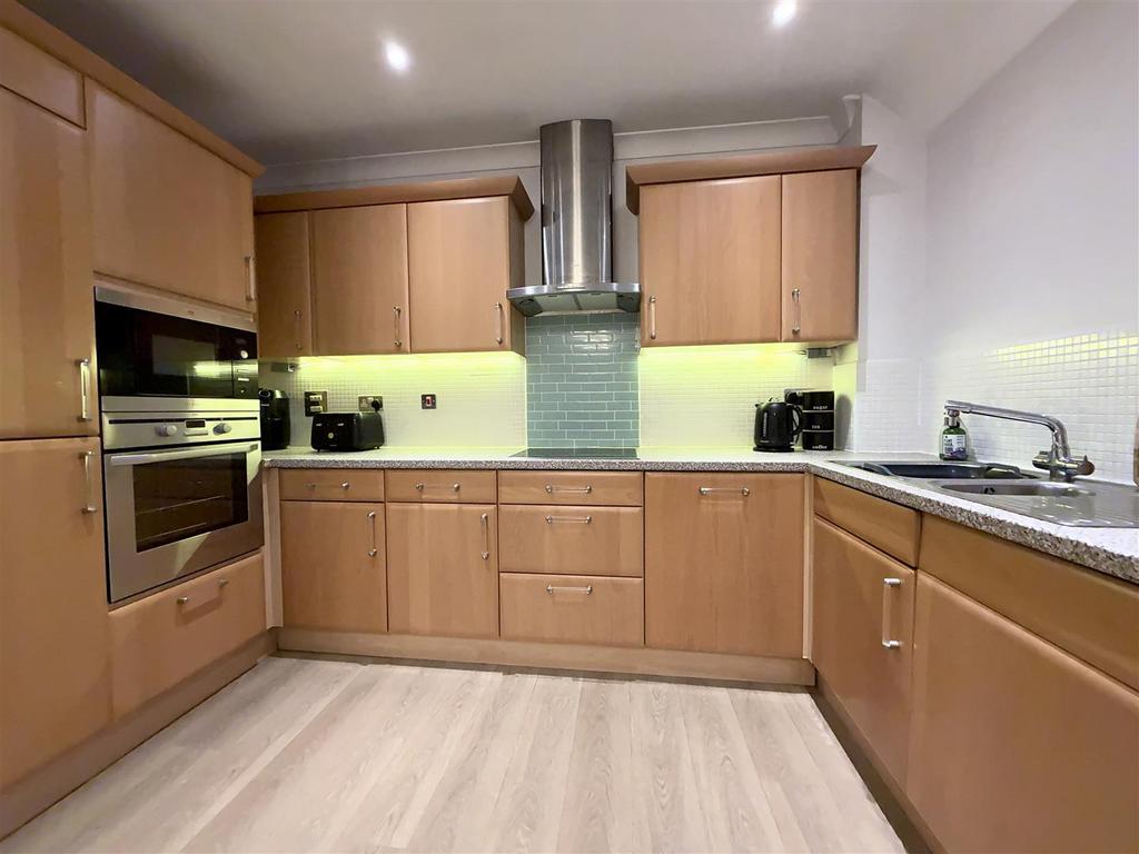 Fitted Kitchen