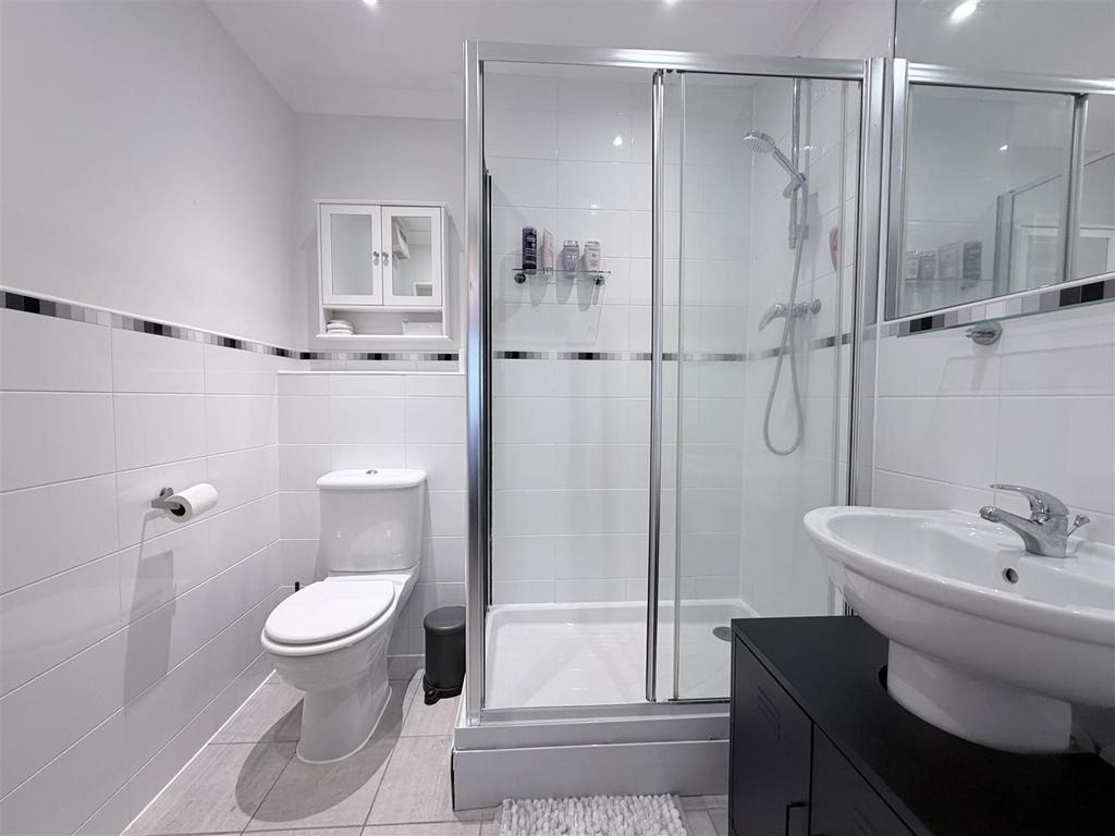 En-Suite Shower
