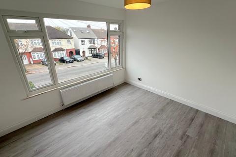 2 bedroom flat to rent, Studley Drive, Ilford IG4