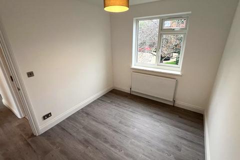 2 bedroom flat to rent, Studley Drive, Ilford IG4