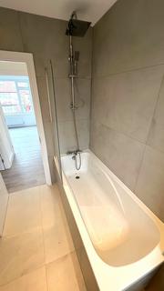 2 bedroom flat to rent, Studley Drive, Ilford IG4