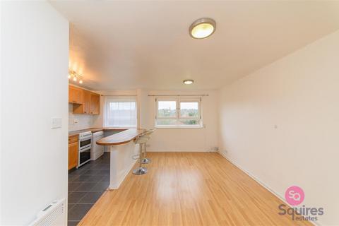 1 bedroom flat to rent, Holden Road, London