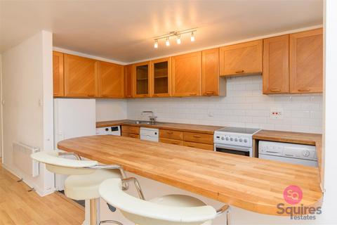 1 bedroom flat to rent, Holden Road, London