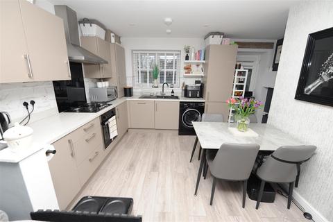 undefined, Hutton Hall Drive, Eccleshill BD2