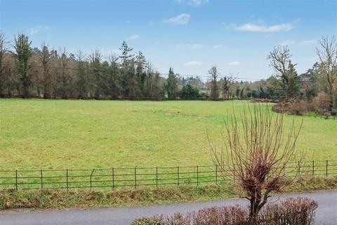 undefined, DELL CLOSE, MICKLEHAM, RH5
