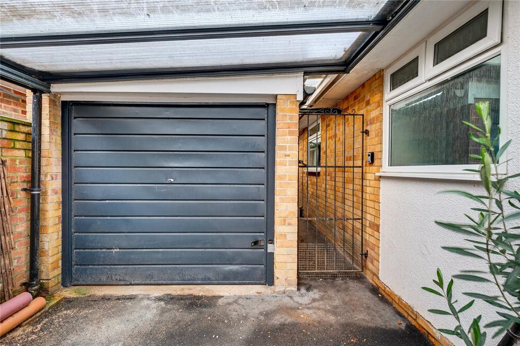 Garage/Driveway