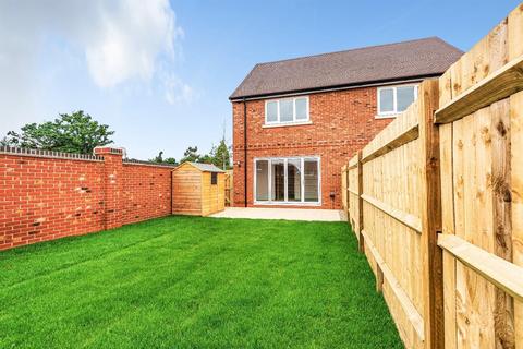 undefined, Lansdowne View, Tilehurst, Reading