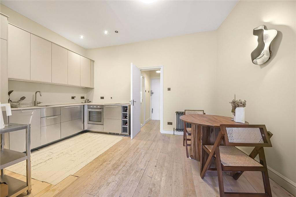 Kitchen/Dining Area
