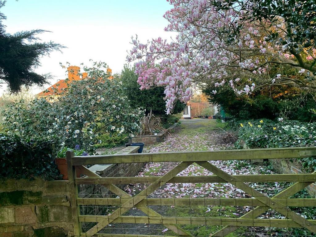 Gate from Paddock to Garden.jpg