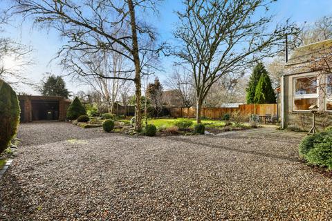 undefined, Eastend, Pitcairngreen PH1
