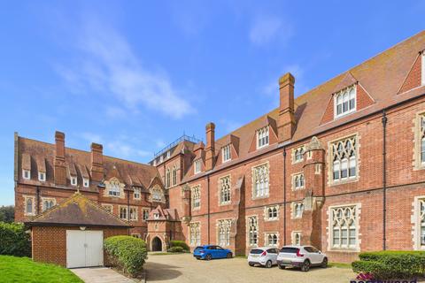 2 bedroom maisonette to rent, 22 Darley Road, Meads, Eastbourne, BN20