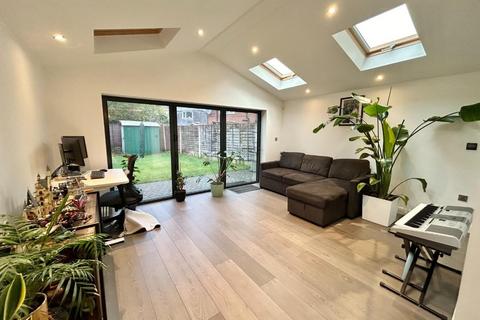 3 bedroom semi-detached house for sale, Mersey Crescent, West Didsbury