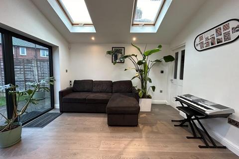3 bedroom semi-detached house for sale, Mersey Crescent, West Didsbury