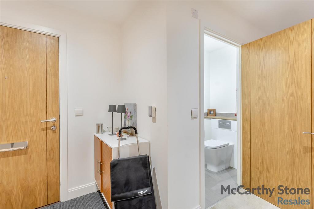8676278-interior16.jpg
