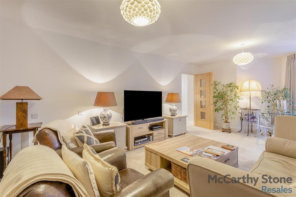 8676278-interior03.jpg