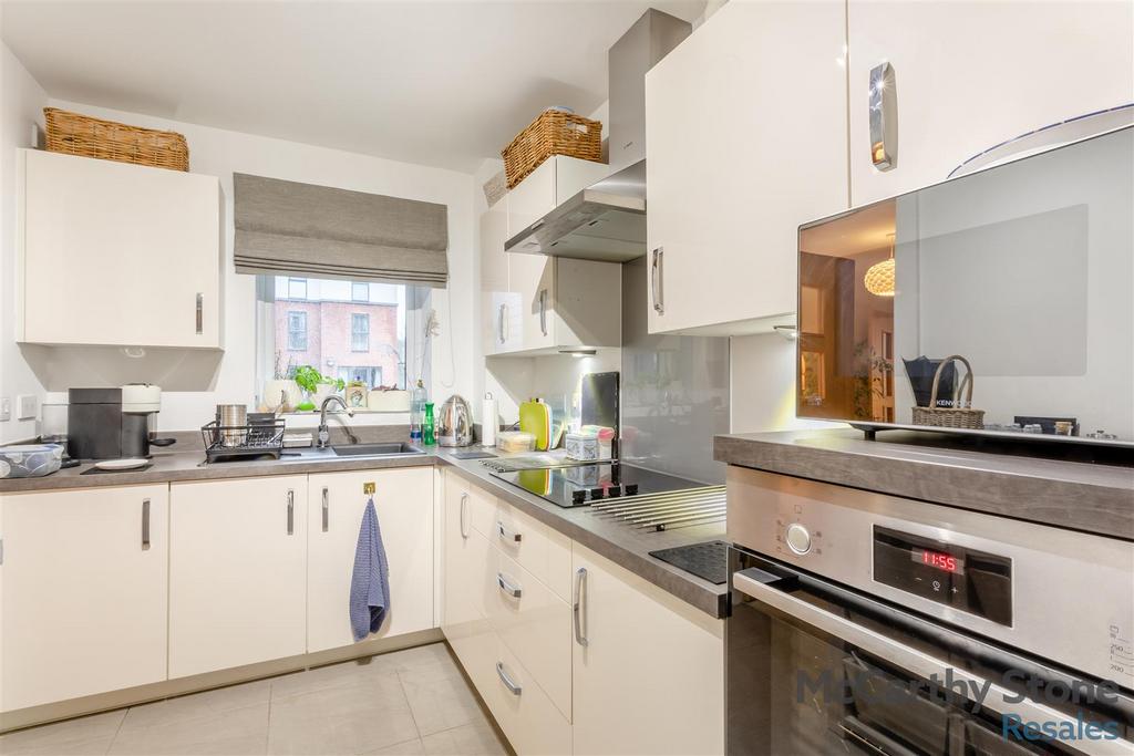 8676278-interior07.jpg