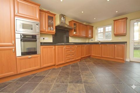 4 bedroom semi-detached house to rent, Academy Fields Road, Romford RM2