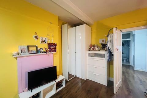 1 bedroom flat to rent, Frinton Mews, Ilford IG2