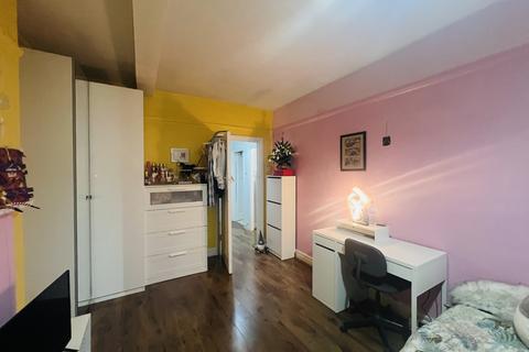 1 bedroom flat to rent, Frinton Mews, Ilford IG2