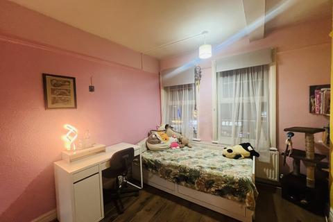 1 bedroom flat to rent, Frinton Mews, Ilford IG2