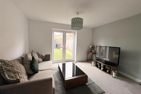 2 bedroom mews for sale, Meadowmead, Leigh