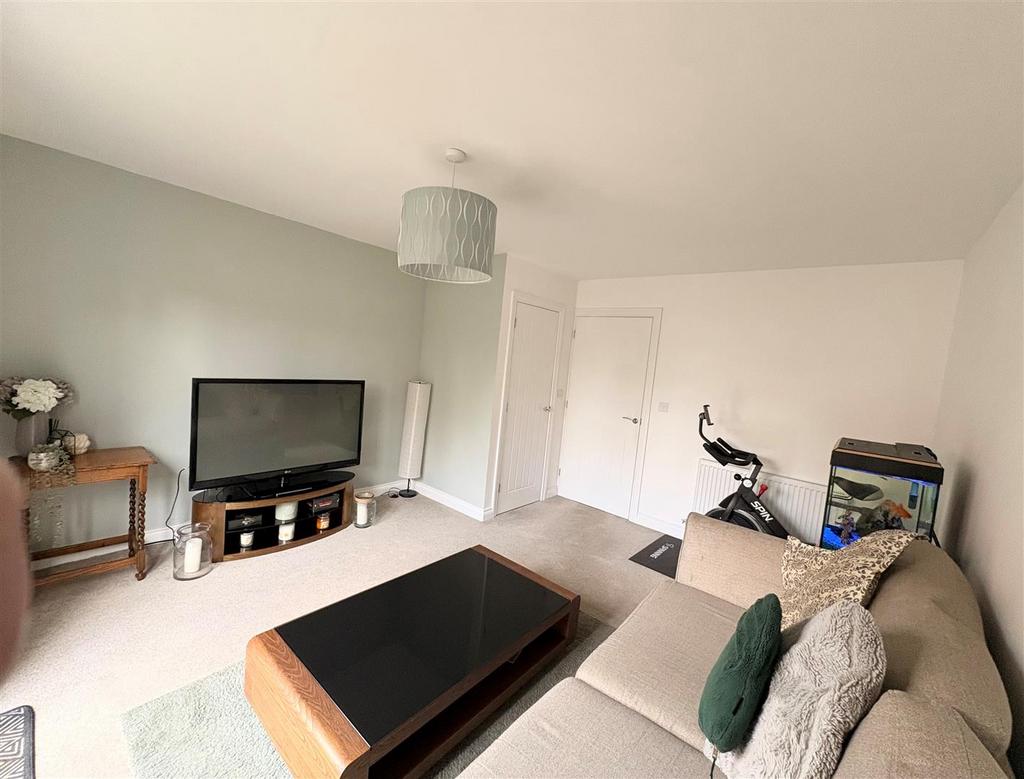 Lounge 3.jpg