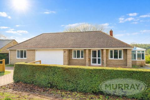 3 bedroom detached bungalow to rent - Burley Road, Cottesmore LE15