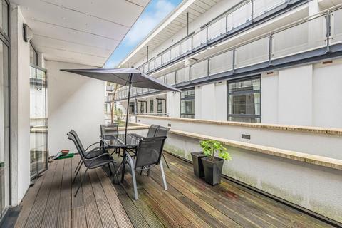 2 bedroom flat to rent, York Road, Battersea, London, SW11