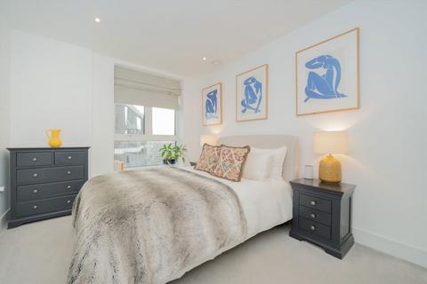 1 bedroom flat to rent, Bridges Court Road, London SW11