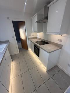 3 bedroom flat to rent, Seabourne Road, Bournemouth, BH5