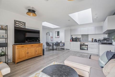 2 bedroom apartment for sale, St. Albans Road, Sloane Court, WD24